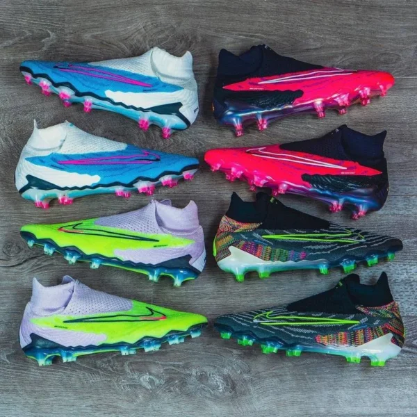 Soccer cleats pallets - Image 3