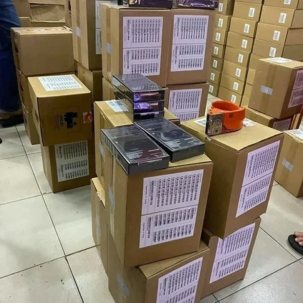 best place to buy used iPhone - pallets - Image 2